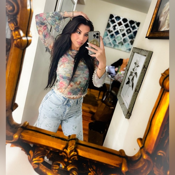 Welcome to my Closet I’m Jeanine ❤️ follow my other social media accounts also - Picture 2 of 3